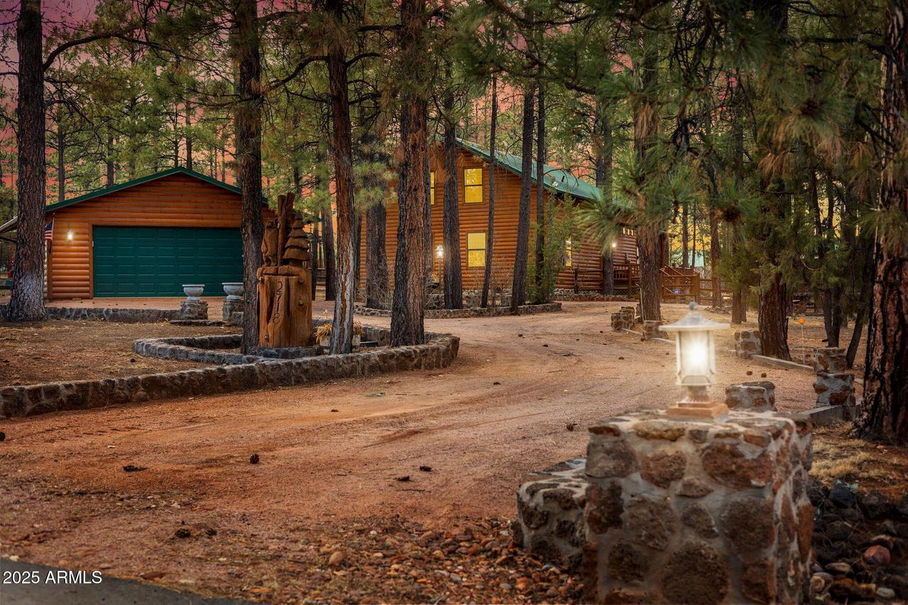 2718 Covered Wagon Tr., Overgaard, AZ 85933