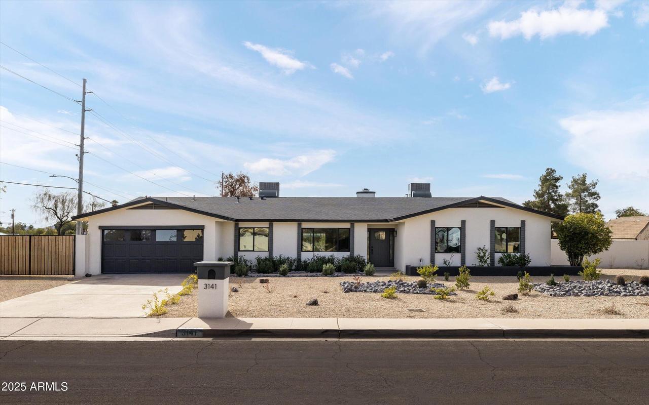 3141 E Hillery Dr., Phoenix, AZ 85032