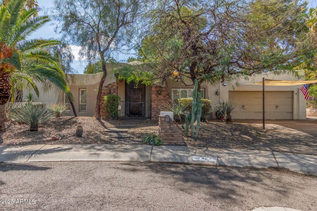 3229 E Malapai Dr., Phoenix, AZ 85028