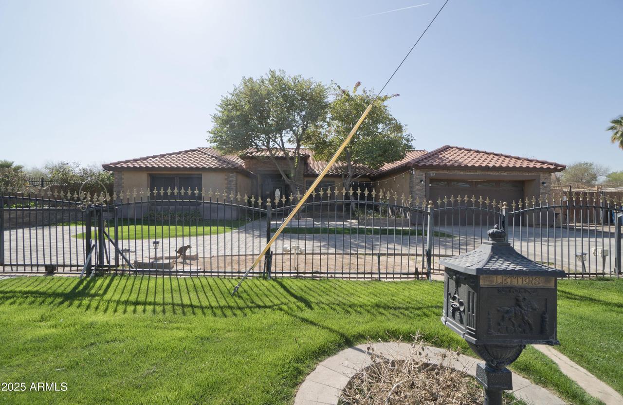 1107 W Tamarisk St., Phoenix, AZ 85041