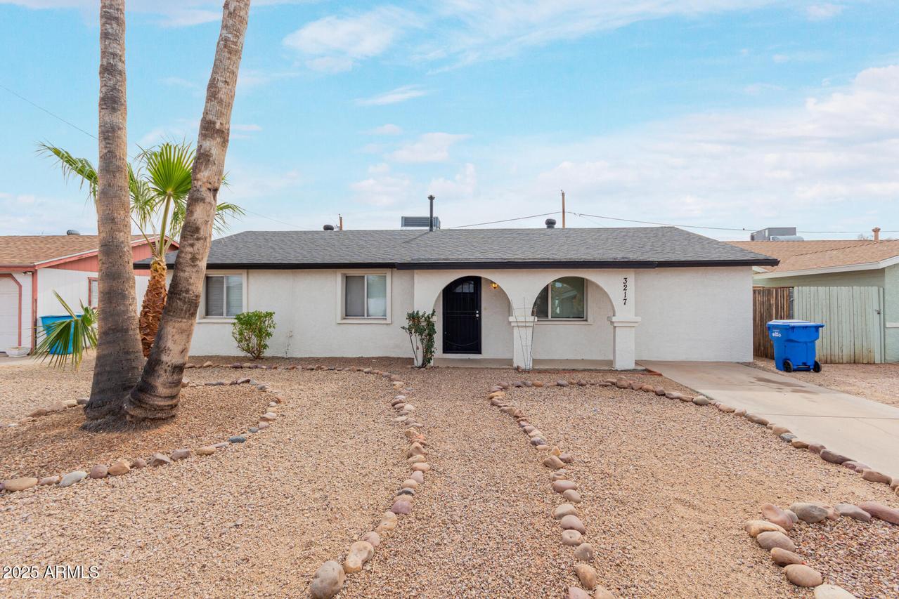 3217 E Friess Dr., Phoenix, AZ 85032