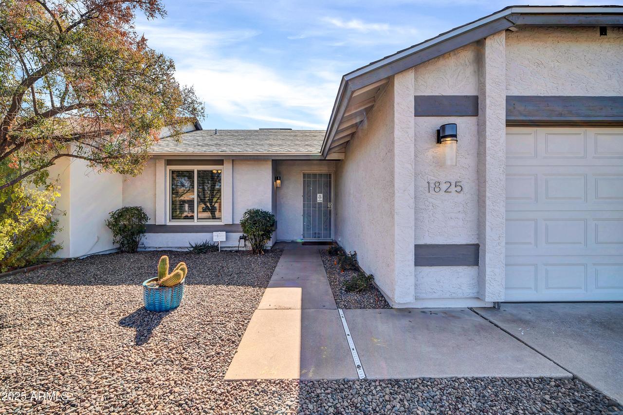 1825 E Kings Ave., Phoenix, AZ 85022