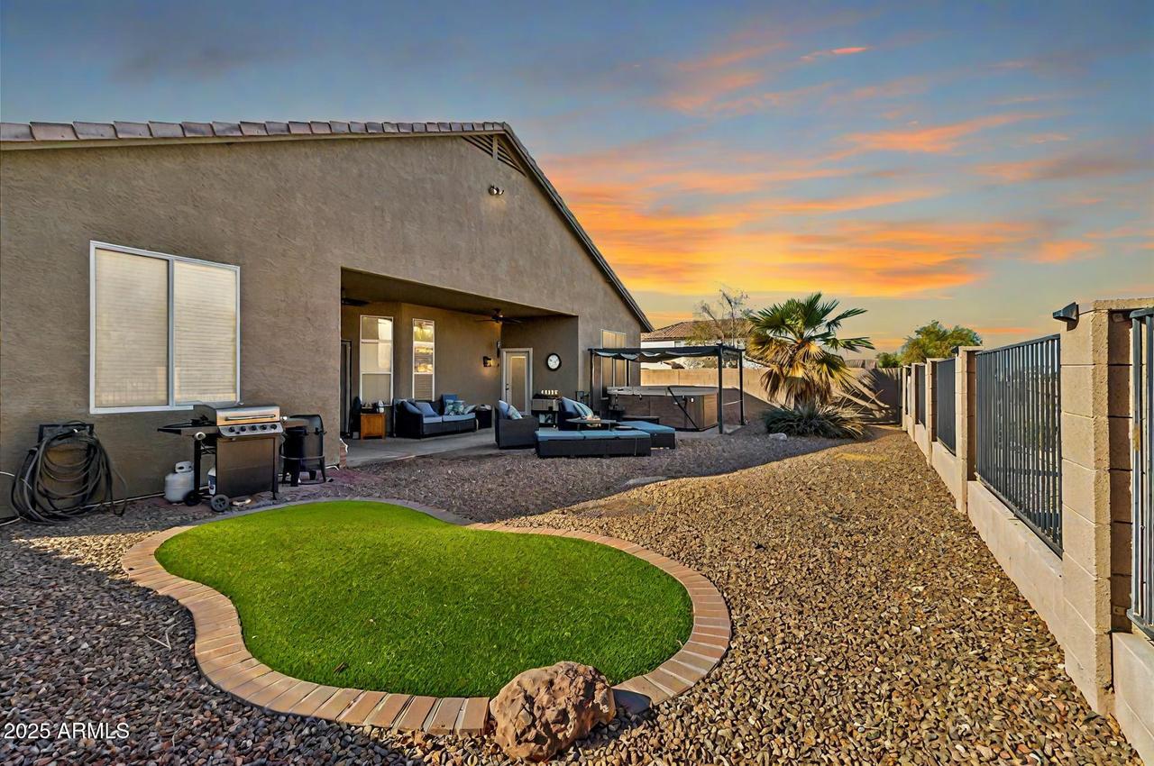 906 E Beautiful Ln., Phoenix, AZ 85042