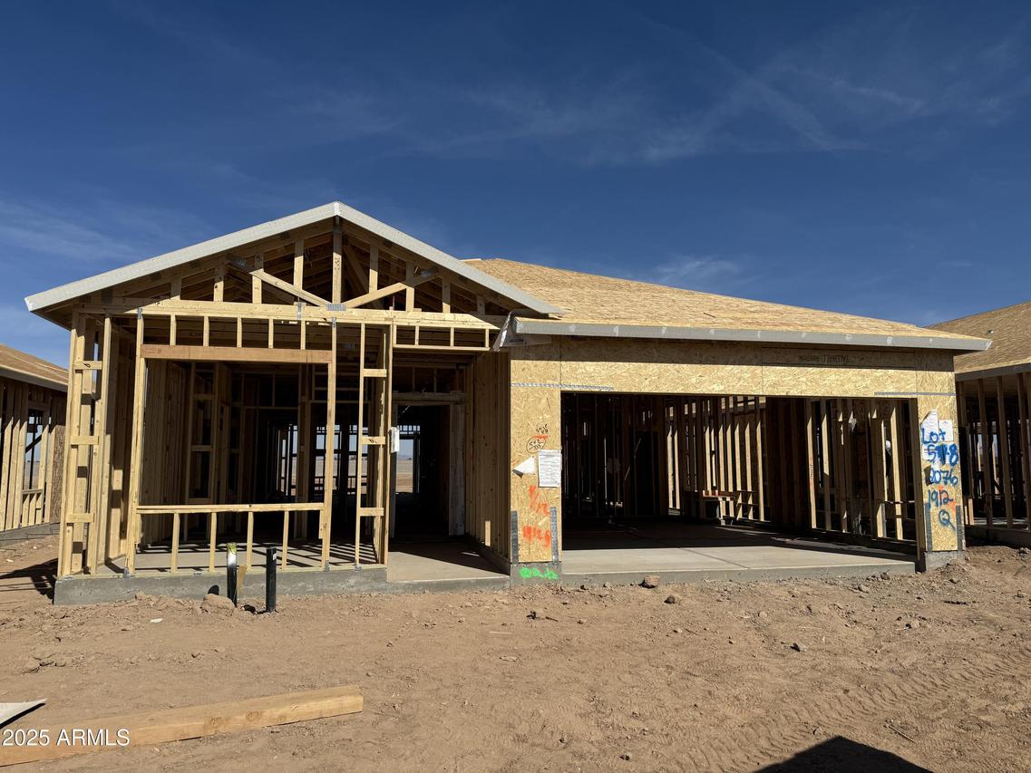 2076 E Bucking Bronco Dr., San Tan Valley, AZ 85140
