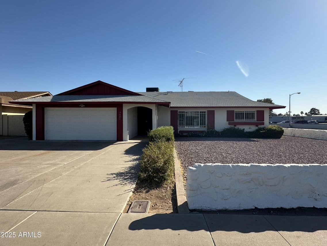 3849 W Mauna Loa Ln., Phoenix, AZ 85053