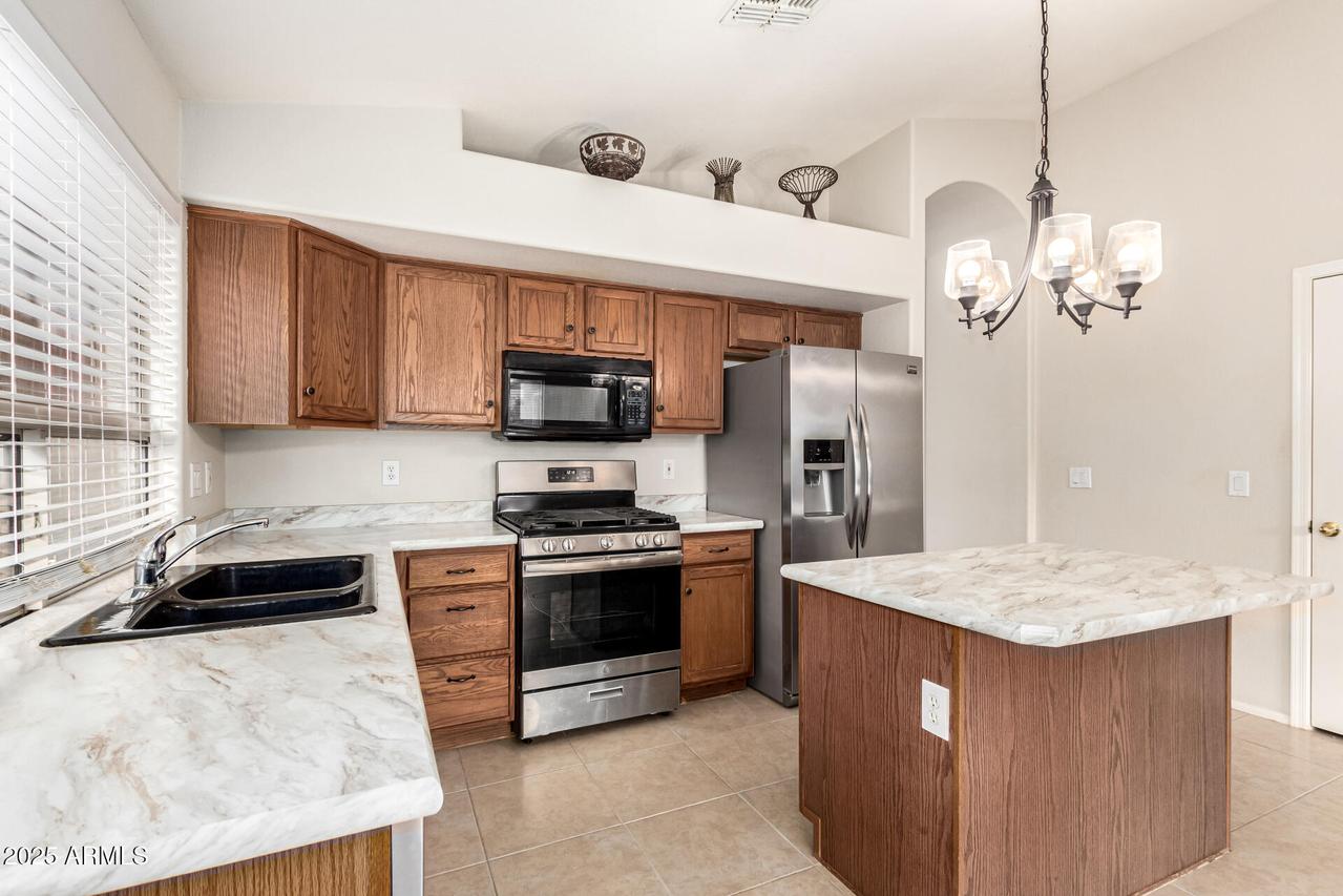 757 E Lovegrass Dr., San Tan Valley, AZ 85143