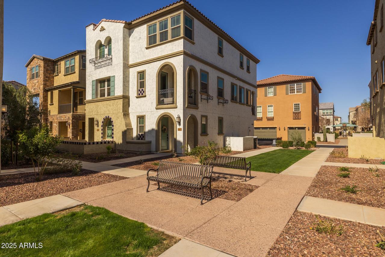 1677 E Bridgeport Pkwy., Gilbert, AZ 85295