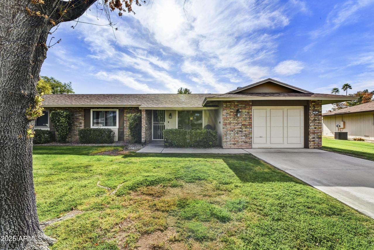 9813 W Pleasant Valley Rd., Sun City, AZ 85351