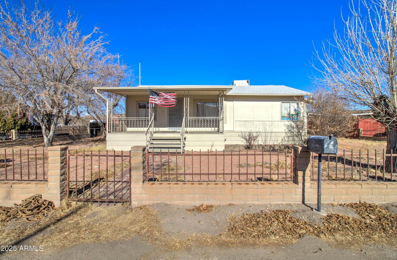 5599 S Miami Gardens Dr., Miami, AZ 85539