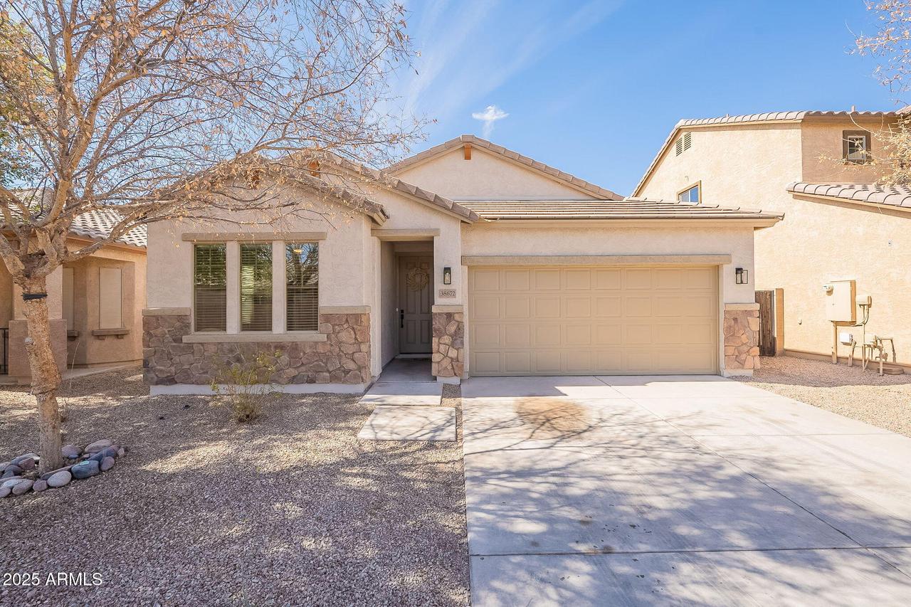 38672 N Establo Dr., San Tan Valley, AZ 85140