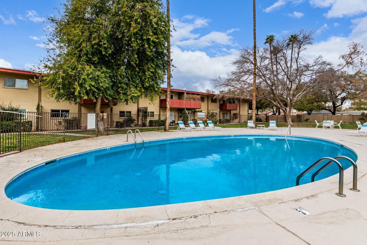355 E Thomas Rd. #B110, Phoenix, AZ 85012