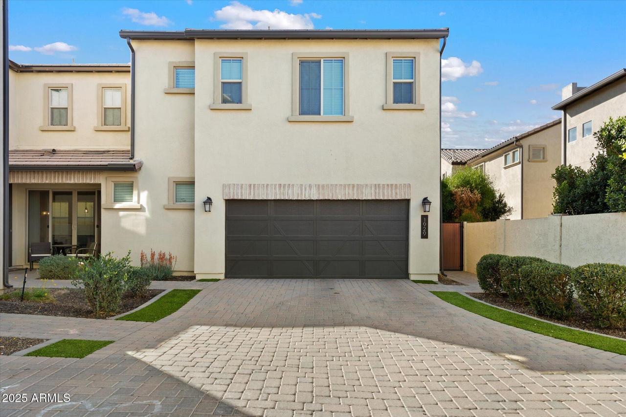 1929 S Follett Way, Gilbert, AZ 85295