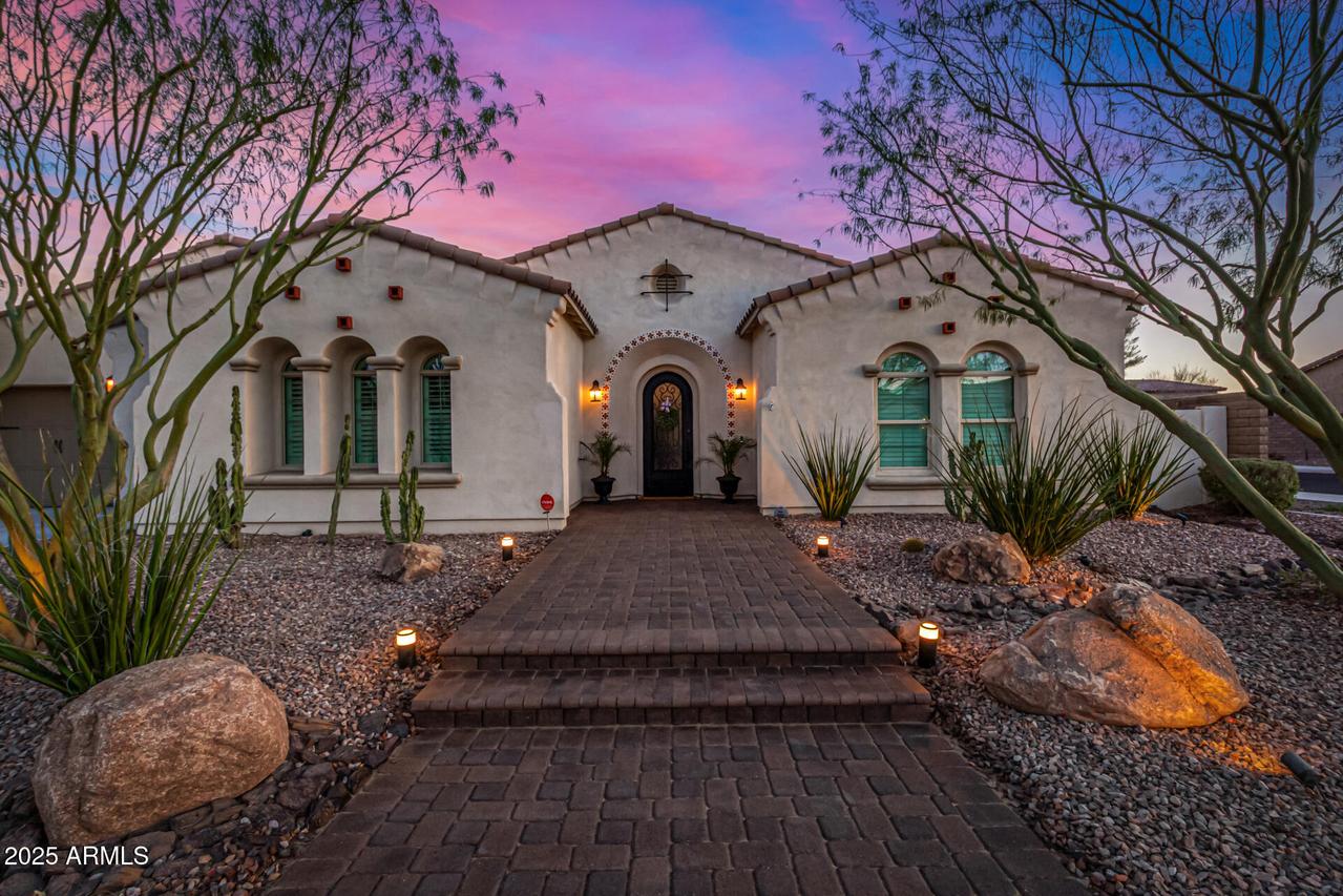 9183 W Foothill Dr., Peoria, AZ 85383