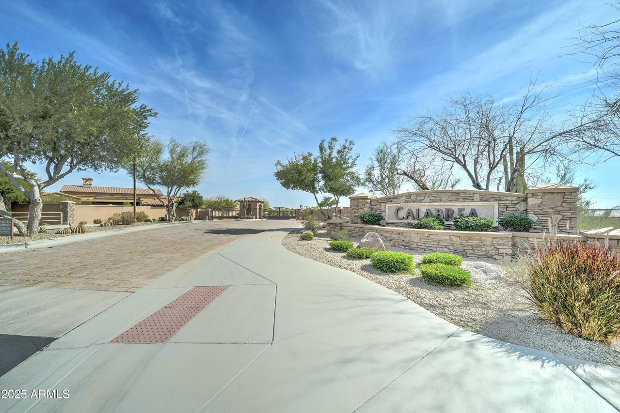 3204 W Redwood Ln. #63, Phoenix, AZ 85045