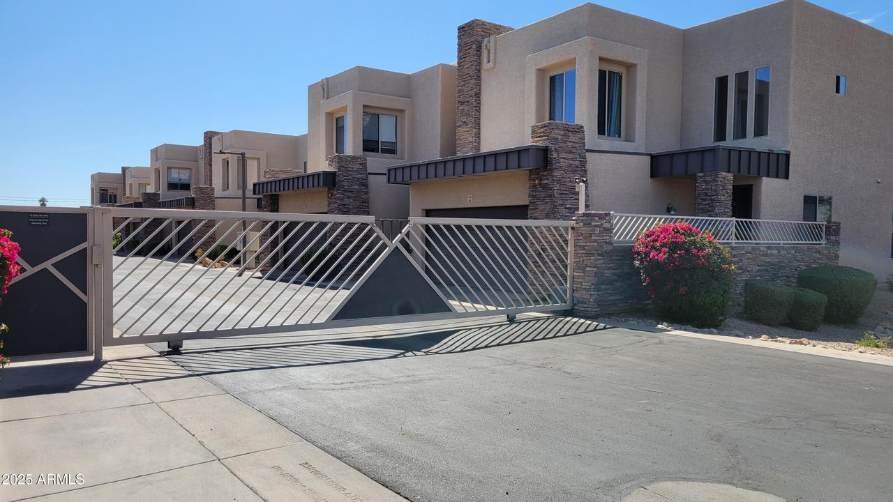 2241 E Pinchot Ave. #B3, Phoenix, AZ 85016