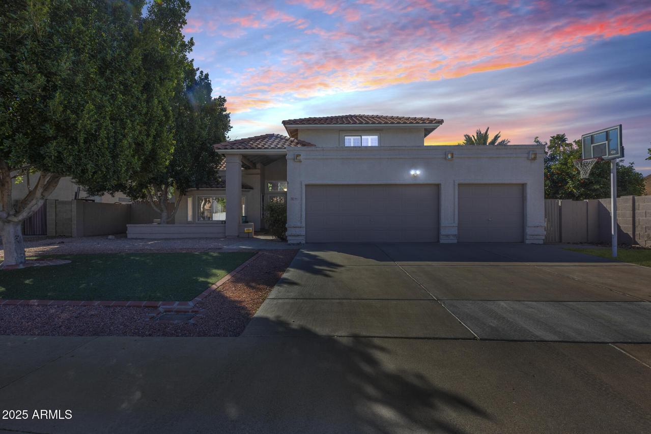 5915 E Fairfield St., Mesa, AZ 85205