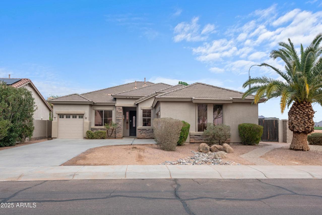 6993 S Roger Way, Chandler, AZ 85249