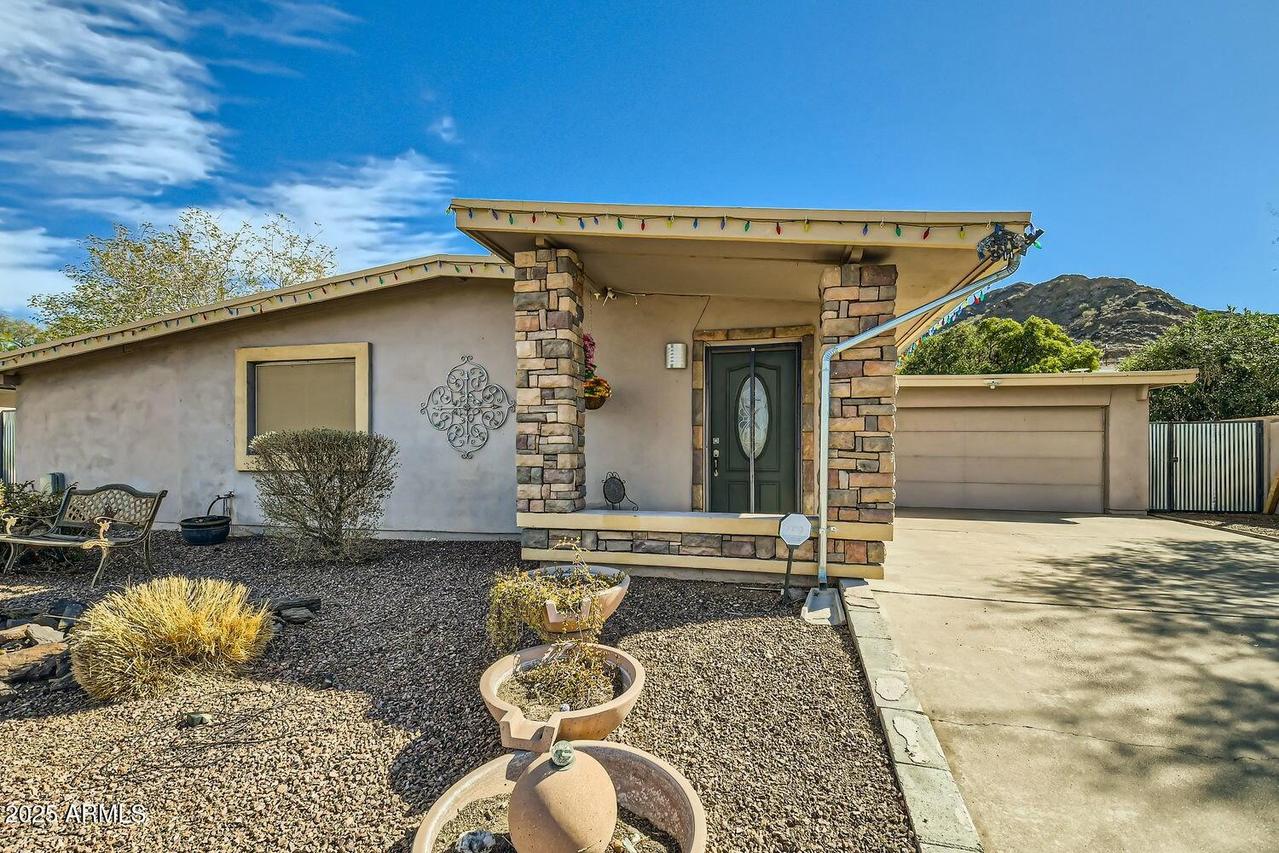 9031 N 14th St., Phoenix, AZ 85020