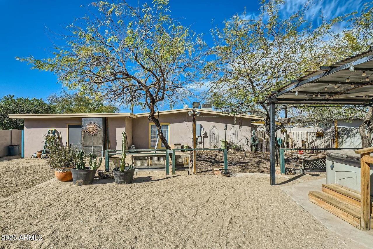 9031 N 14th St., Phoenix, AZ 85020