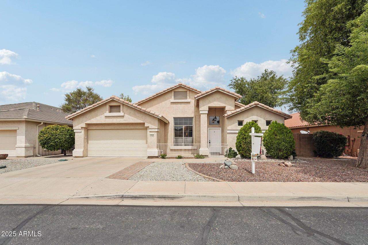 17620 W Weatherby Dr., Surprise, AZ 85374