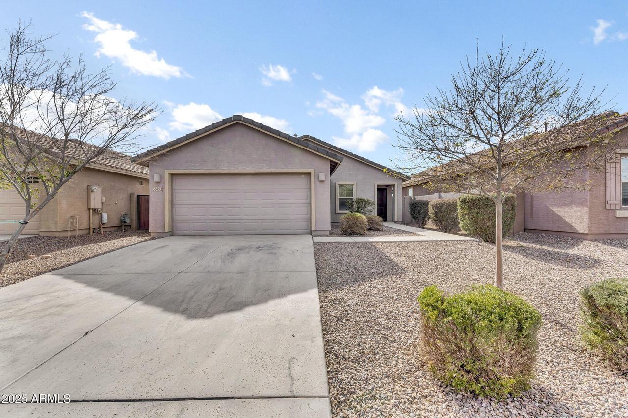 36852 N Yellowstone Dr., San Tan Valley, AZ 85140