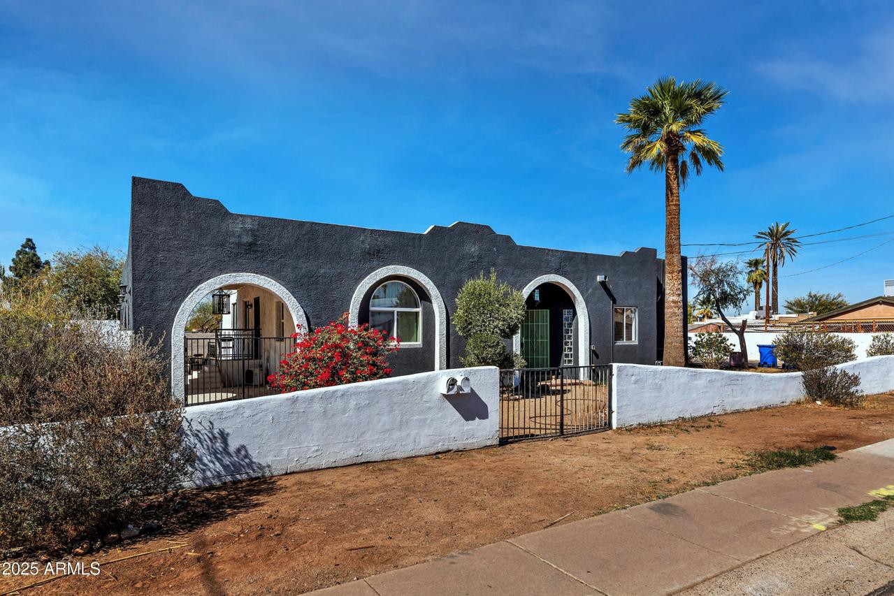 5222 S 5th St., Phoenix, AZ 85040