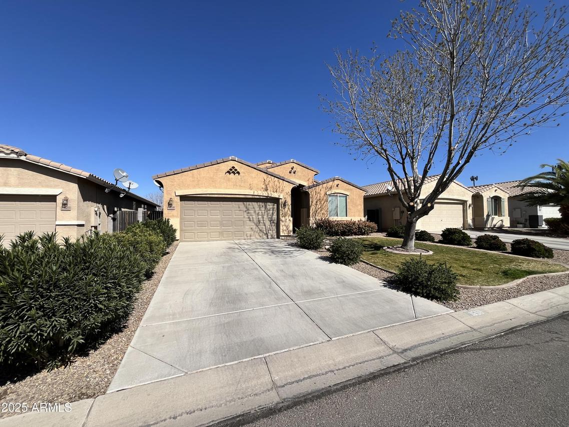 1658 W Paisley Dr., San Tan Valley, AZ 85144