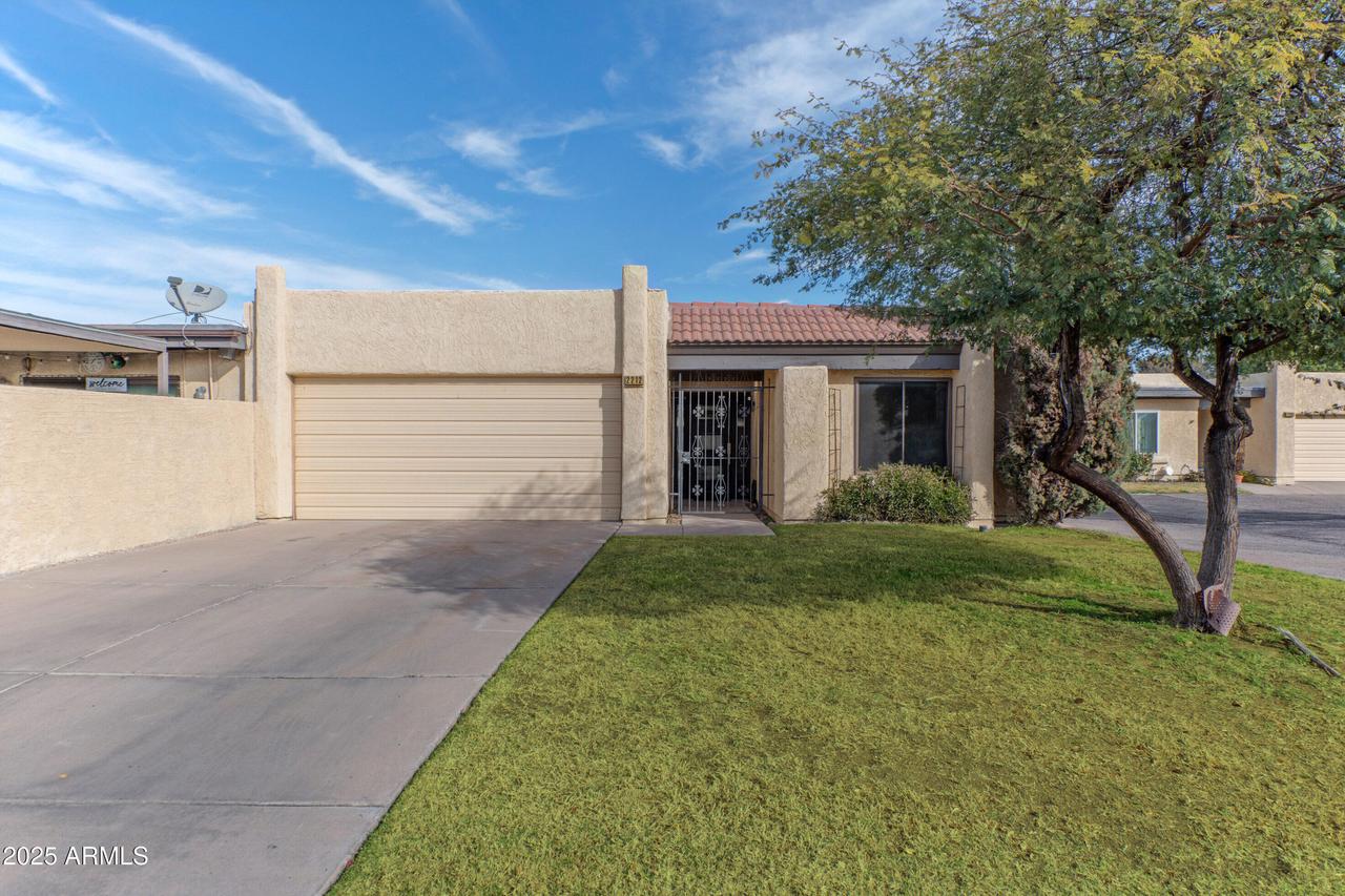 2212 W Claremont St., Phoenix, AZ 85015