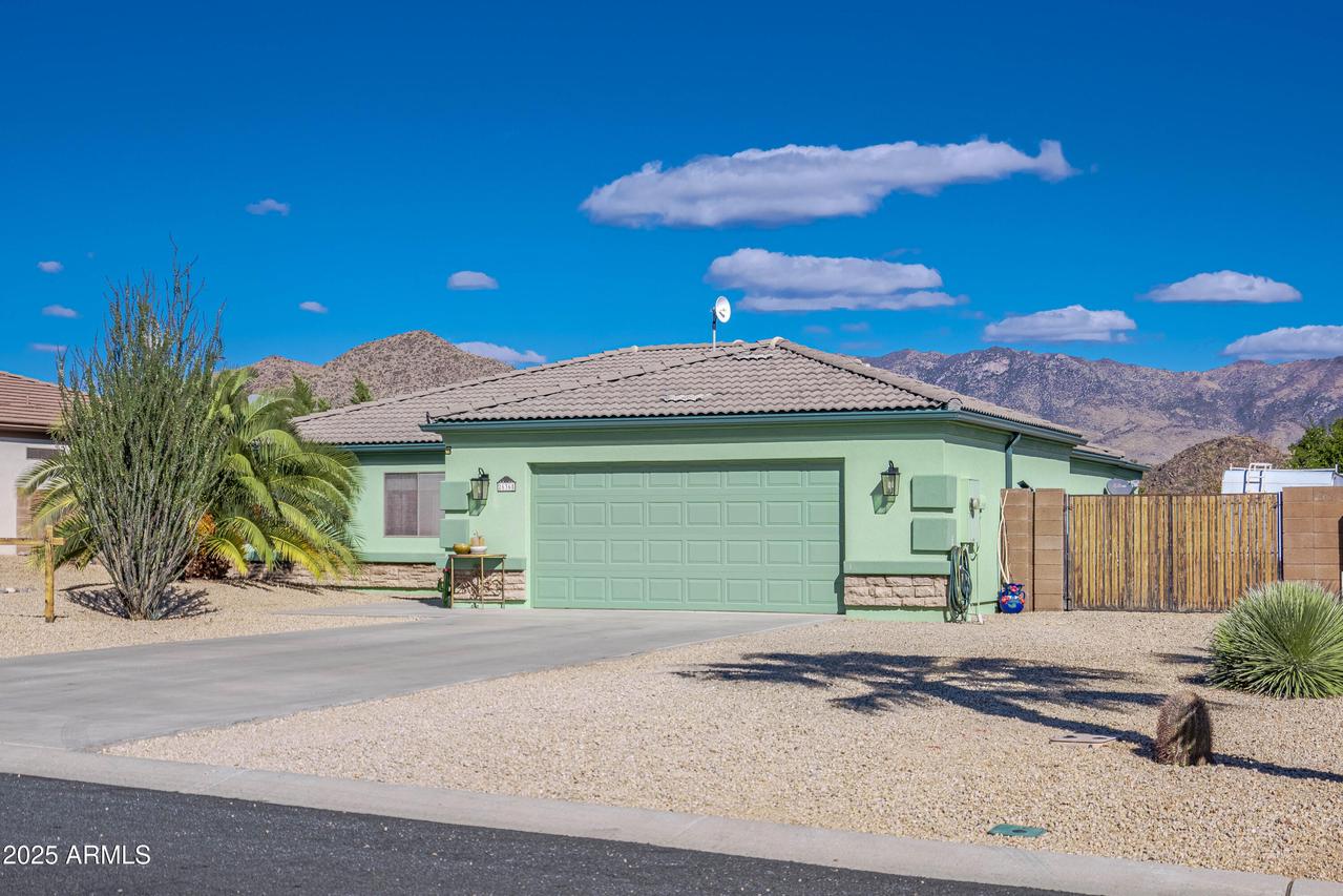 26365 S Kristina Dr., Congress, AZ 85332