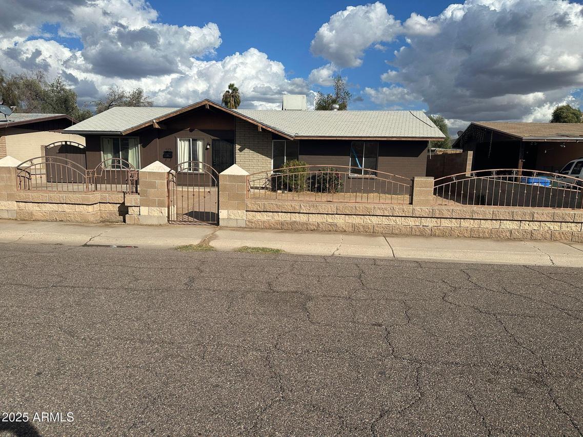 4123 N 84th Ave., Phoenix, AZ 85037