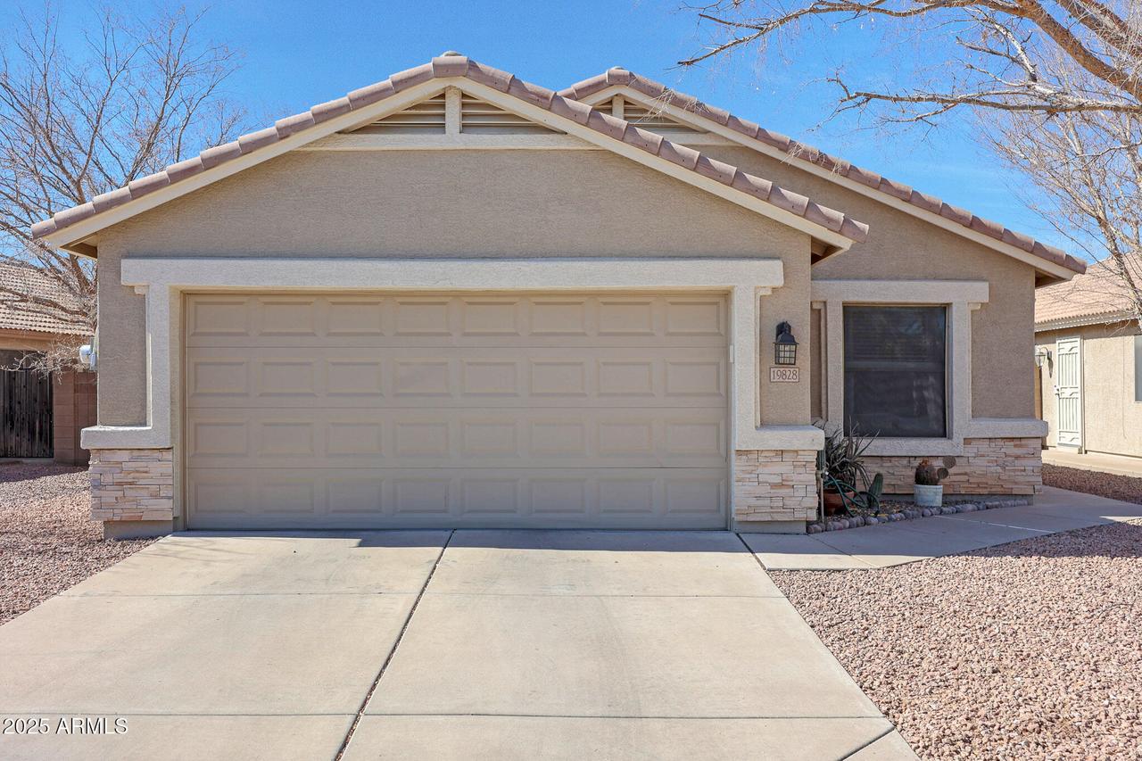 19828 N 35th St., Phoenix, AZ 85050