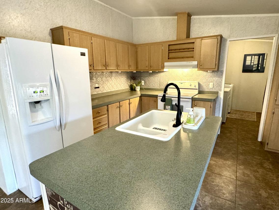 208 E Wagoner Rd., Phoenix, AZ 85022