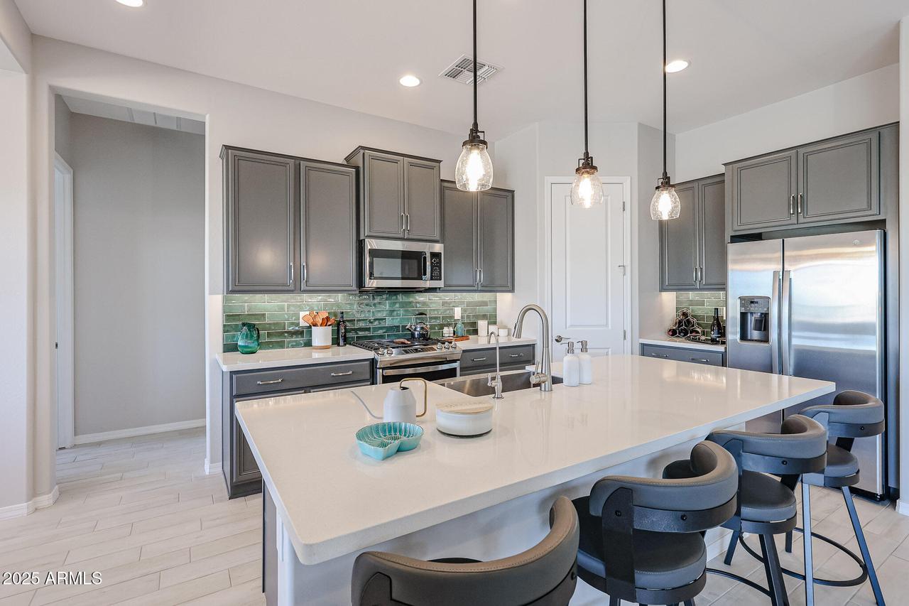 17878 W Amber Ridge Way, Goodyear, AZ 85338
