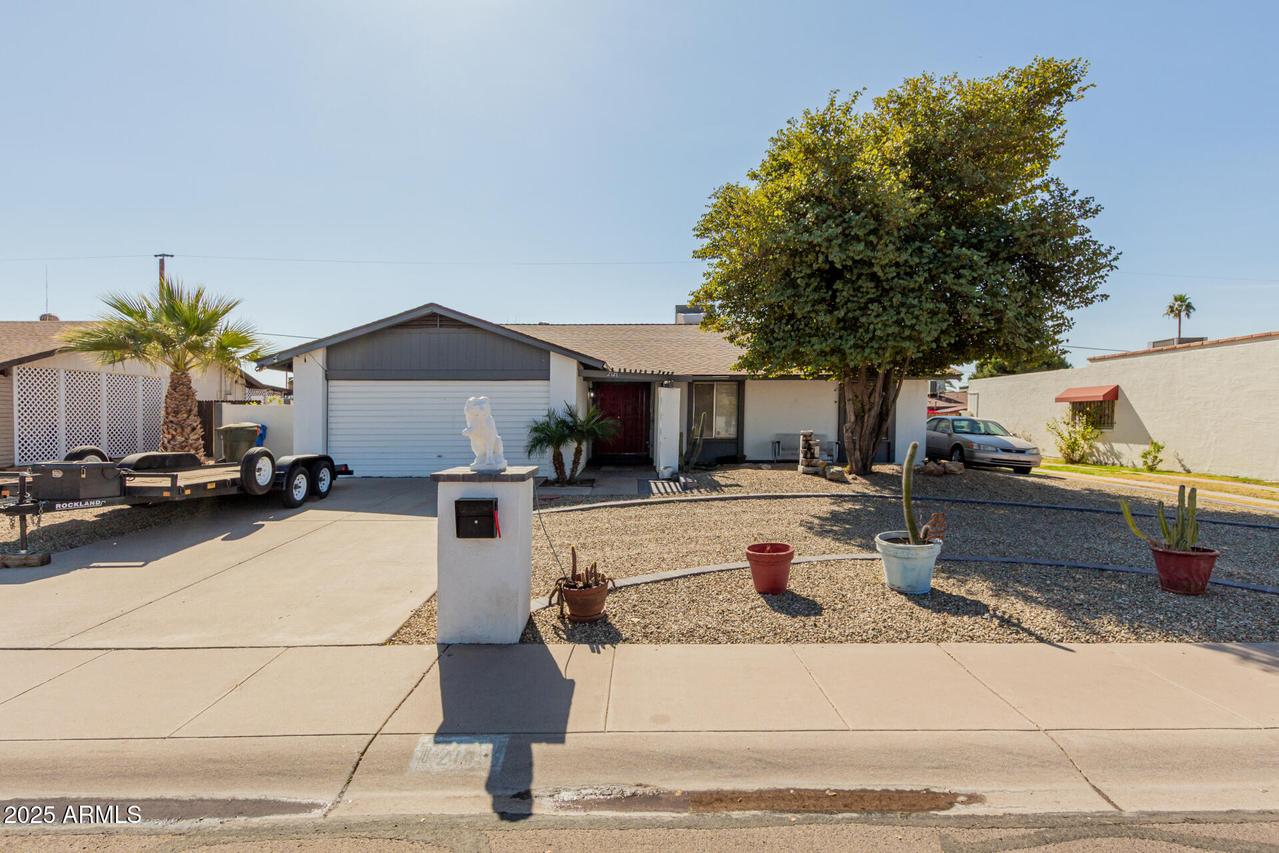 2143 W Eugie Ave., Phoenix, AZ 85029