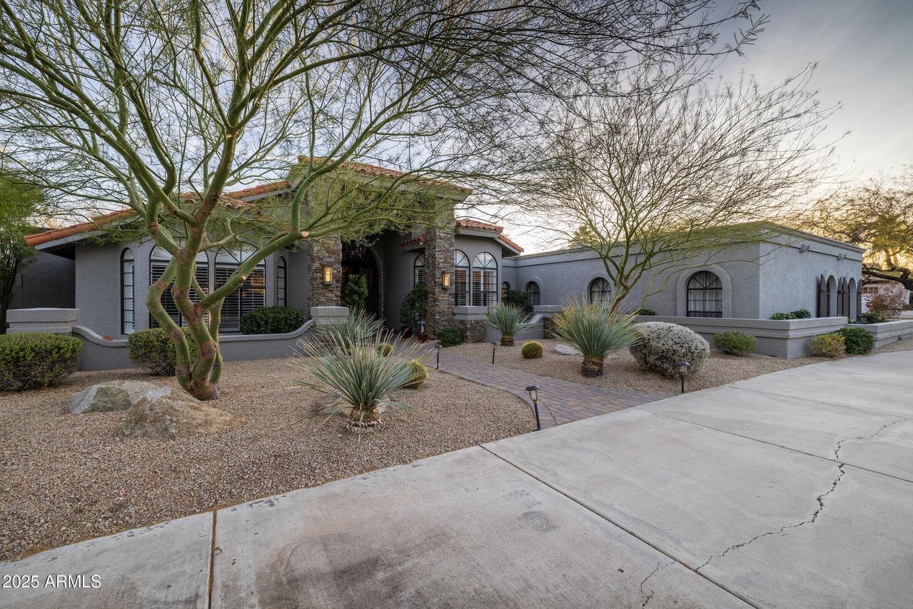 8155 E Juan Tabo Rd., Scottsdale, AZ 85255