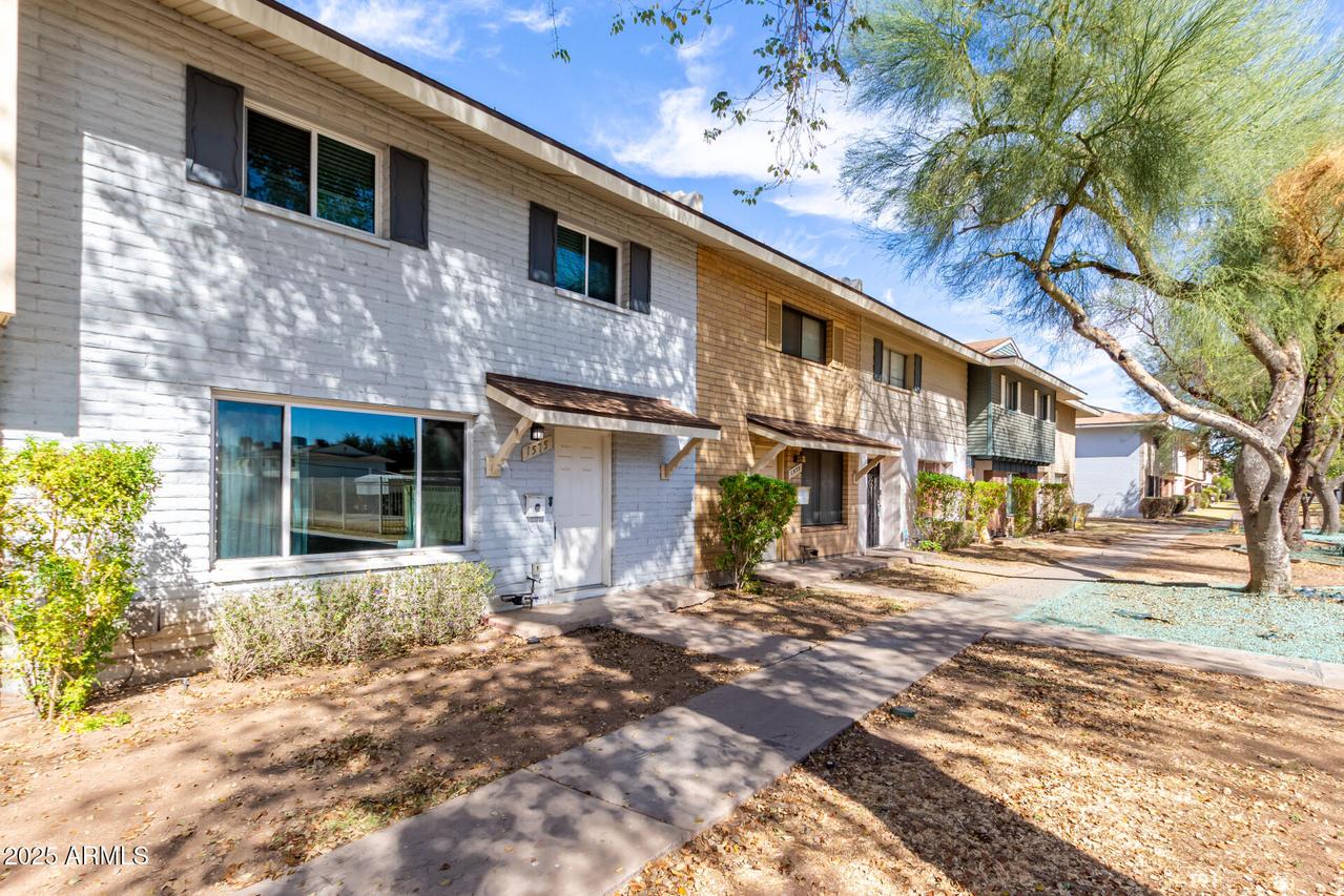 1575 W Hazelwood St., Phoenix, AZ 85015