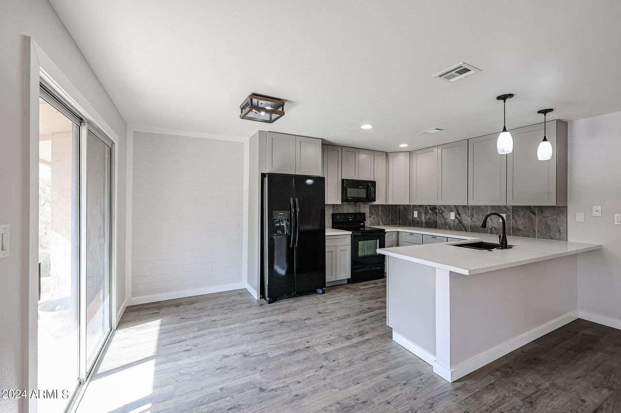 1085 N 84th Pl., Scottsdale, AZ 85257