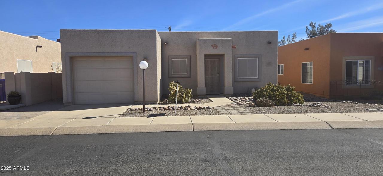 349 S Meadowood Ln., Sierra Vista, AZ 85635