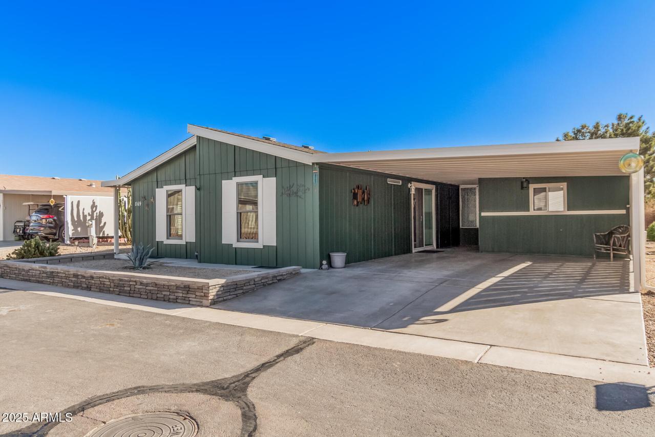 869 E Tee St., San Tan Valley, AZ 85140