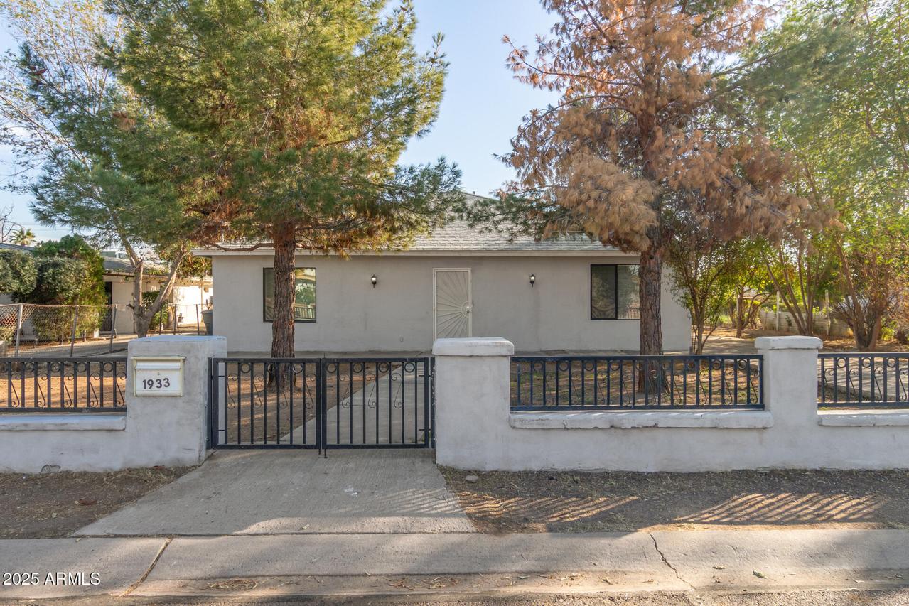 1933 W Ocotillo Rd., Phoenix, AZ 85015