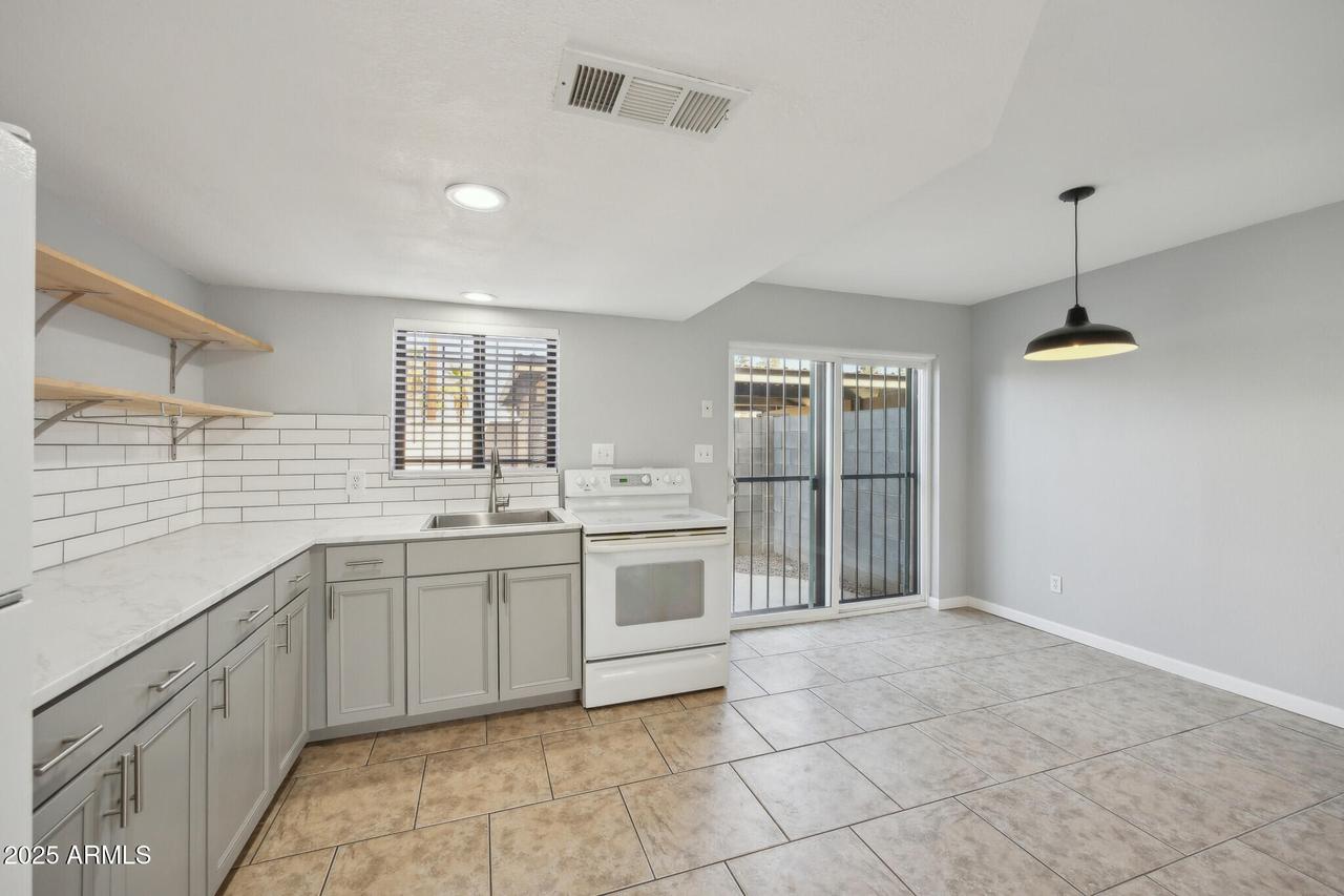 2724 W Mclellan Blvd. #116, Phoenix, AZ 85017