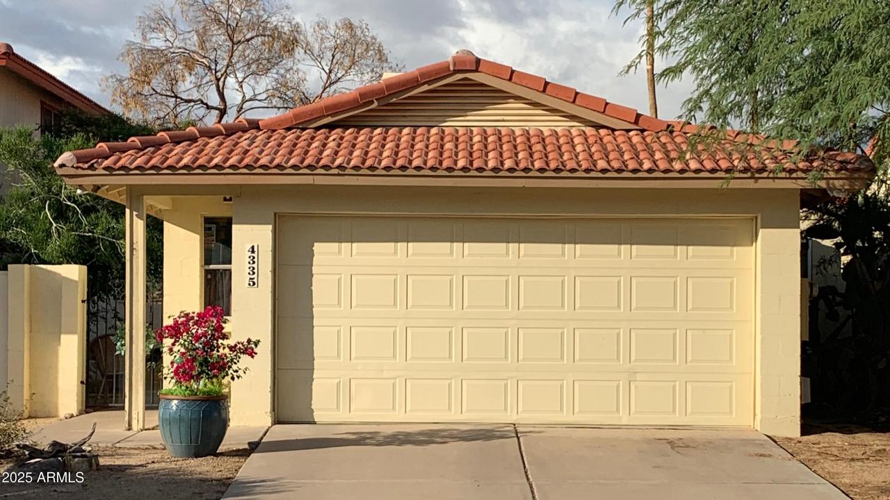 4335 E Monte Way, Phoenix, AZ 85044