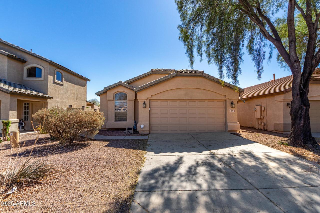 911 E Lovegrass Dr., San Tan Valley, AZ 85143
