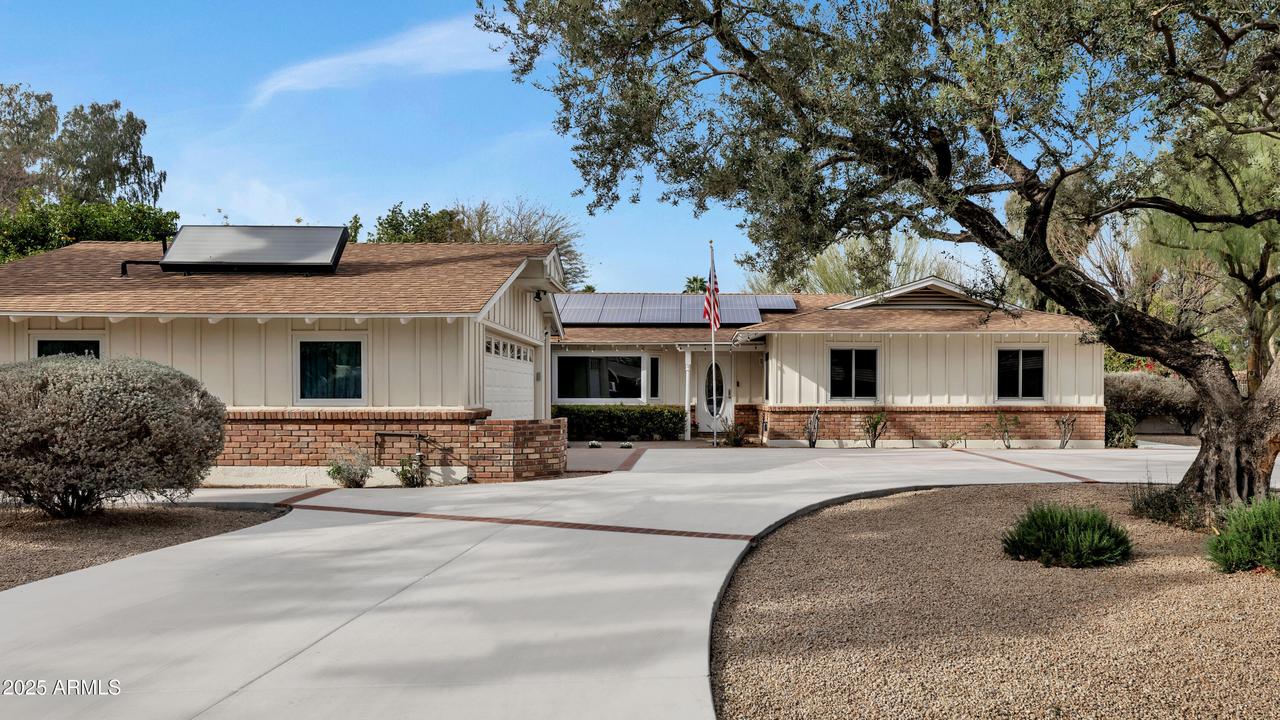 576 W Moon Valley Dr., Phoenix, AZ 85023
