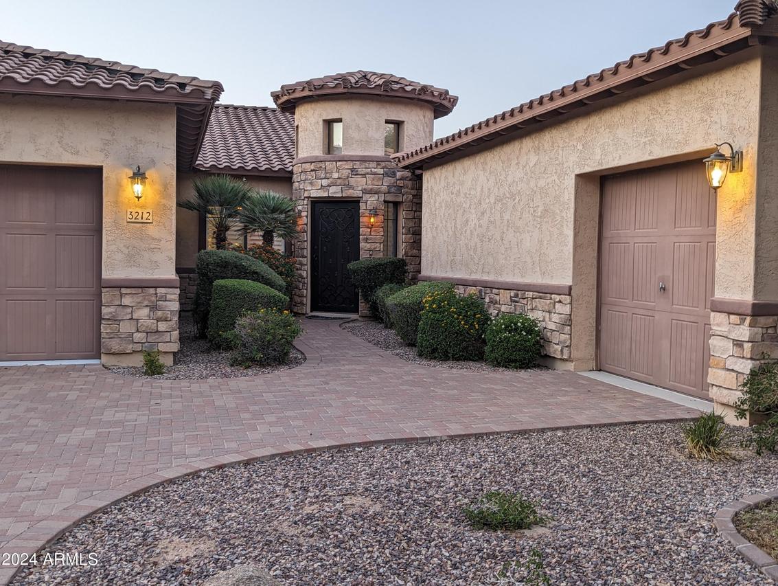 3212 E Constance Way, Phoenix, AZ 85042
