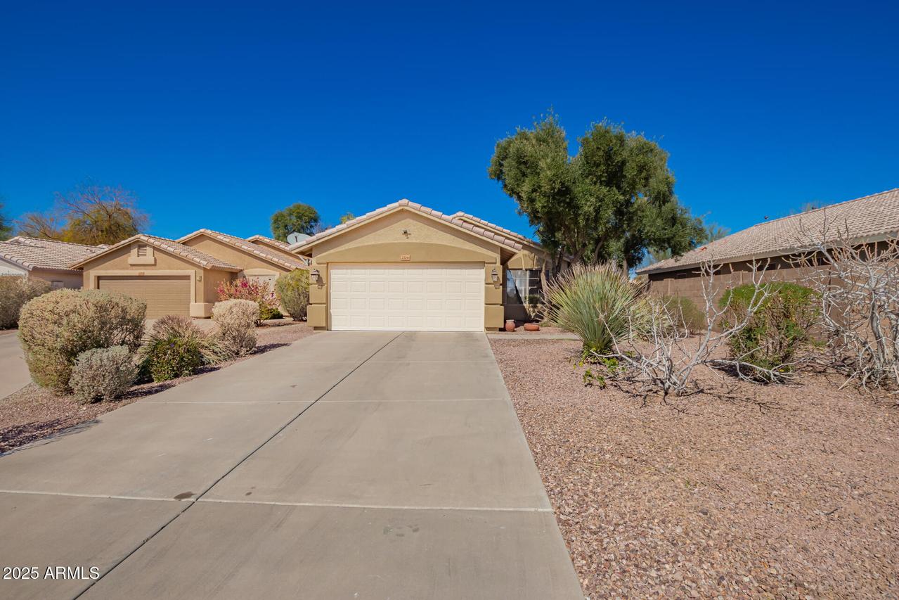2106 E 39th Ave., Apache Junction, AZ 85119