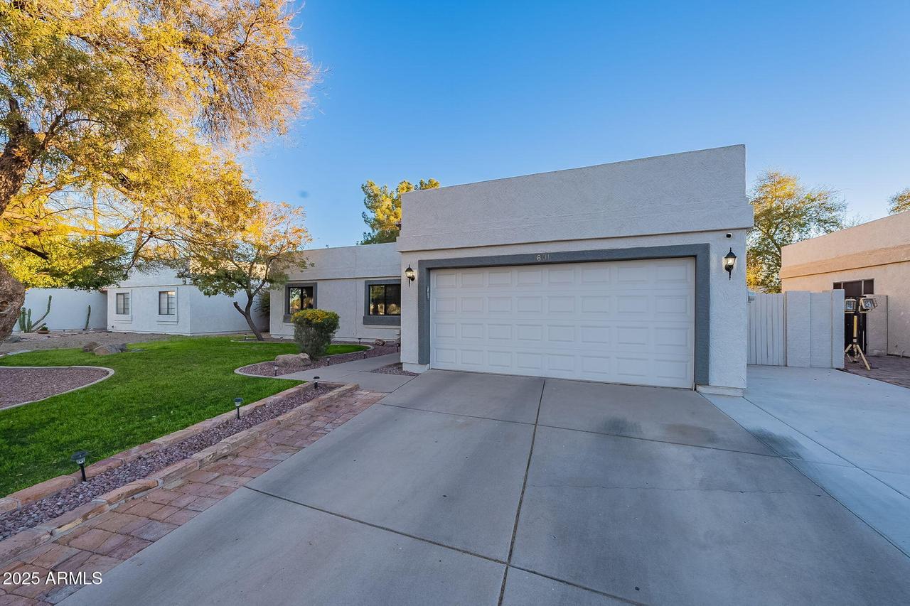 1601 E Elgin St., Chandler, AZ 85225
