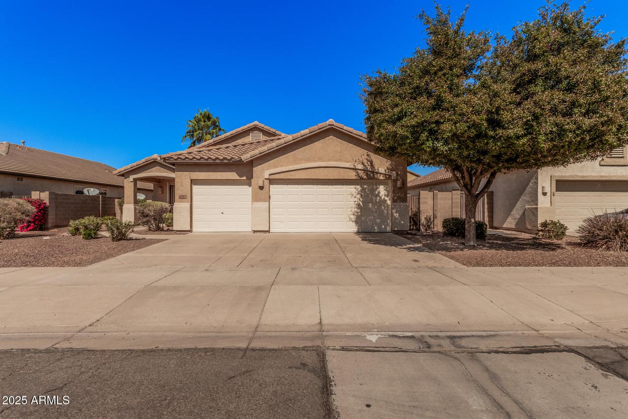 12622 W Apodaca Dr., Litchfield Park, AZ 85340