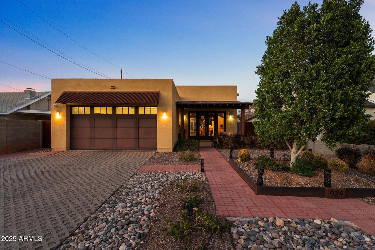 924 E Whitton Ave., Phoenix, AZ 85014