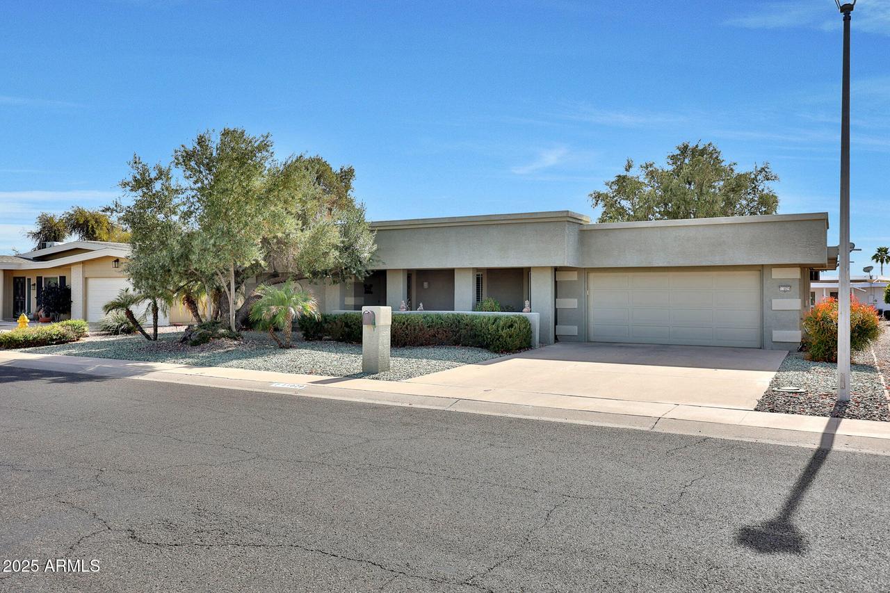 11029 W Palmeras Dr., Sun City, AZ 85373